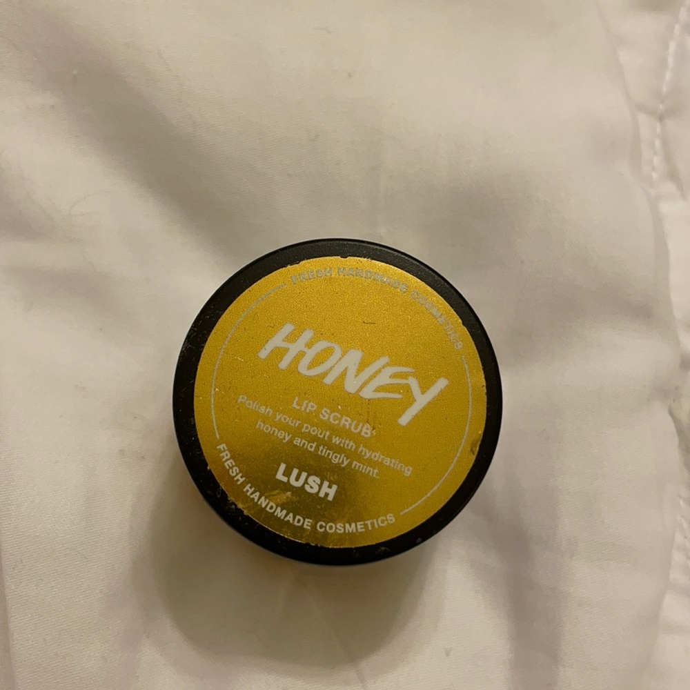 Lush cosmetics honey lip scrub new!